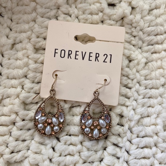 Forever 21 Jewelry - Pearl and rhinestone dangle earrings